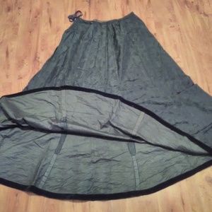 Vintage Black Jacquard Full-Length Skirt with Ruffled Hem – Restoration Piece